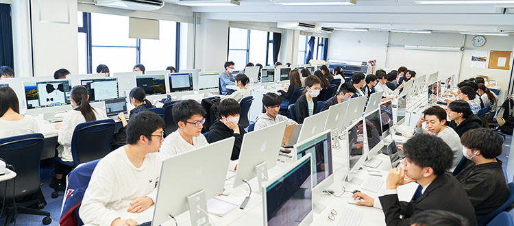 専門技術をしっかり身につけて<br />
即戦力として活躍できる<br />
デザイナーになる！