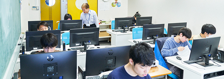 IT企業で即戦力として活躍できる<br />
技術と資格が習得できる！