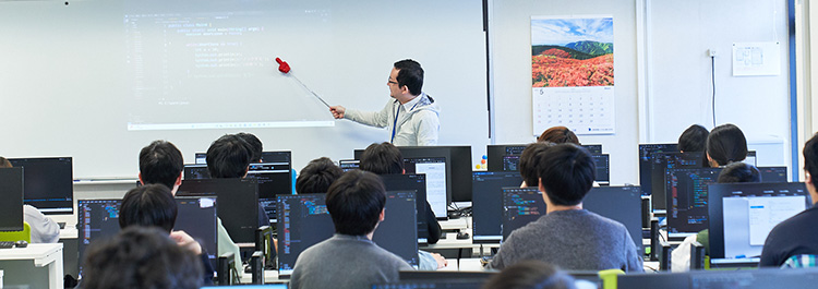 アプリやデバイス制作などを通じて、<br />
AIの活用など実践的な技術が習得できる！